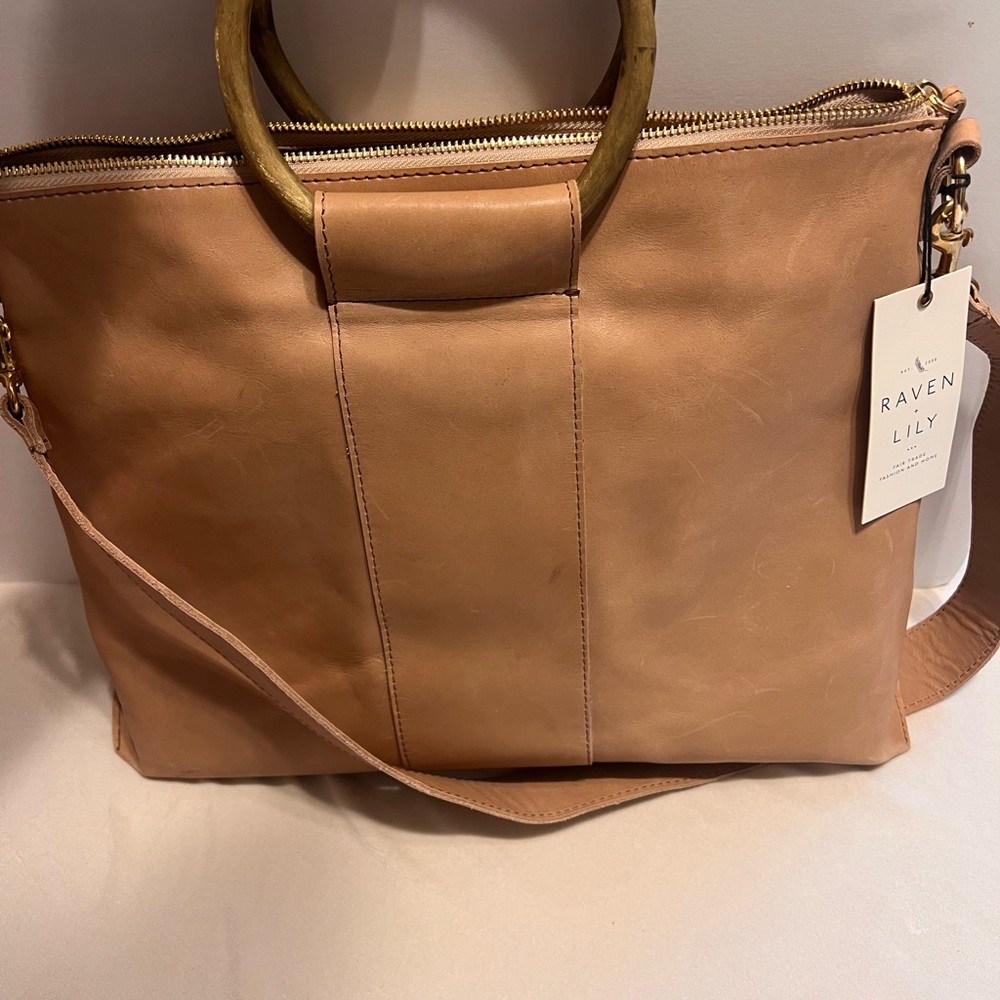 Raven + Lily Tan Shoulder Bag with Gold Ring Handles - Picture 2 of 6